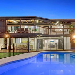 Holiday home Oceanic Drive 78 Warana, Parrearra
